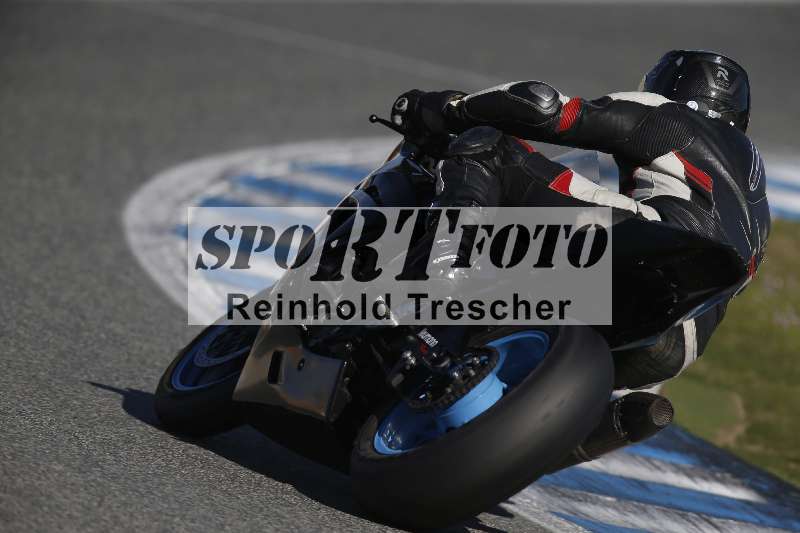 /Archiv-2024/01 26.-28.01.2024 Moto Center Thun Jerez/Gruppe gruen-green/backside